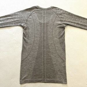 Lululemon Women Light Gray Swiftly Tech Long Sleeve LS Thumbhole Shirt Top 6
